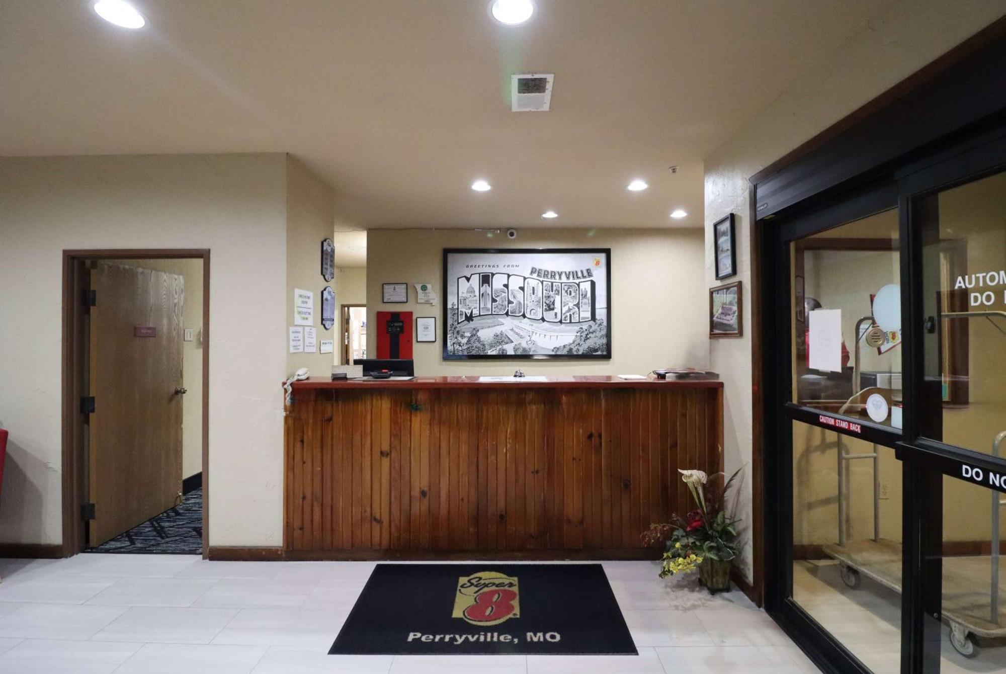 Super 8 By Wyndham Perryville Exterior photo